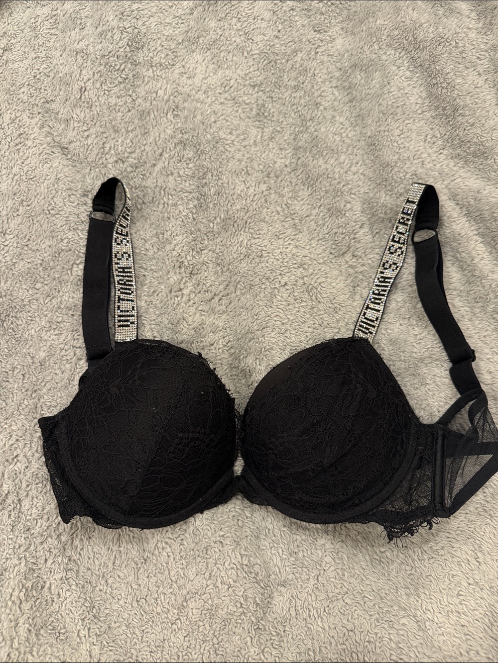 Victoria’s Secret very sexy push-up with shine straps